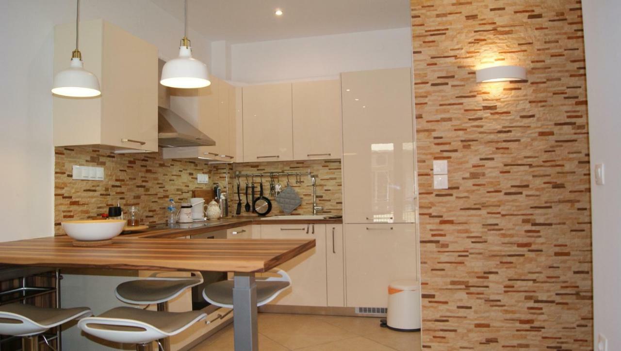 Brand New Luxury Apartment เทสซาโลนิกิ ภายนอก รูปภาพ